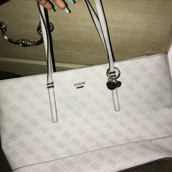 GUESS white tote. - Picture 1 of 2